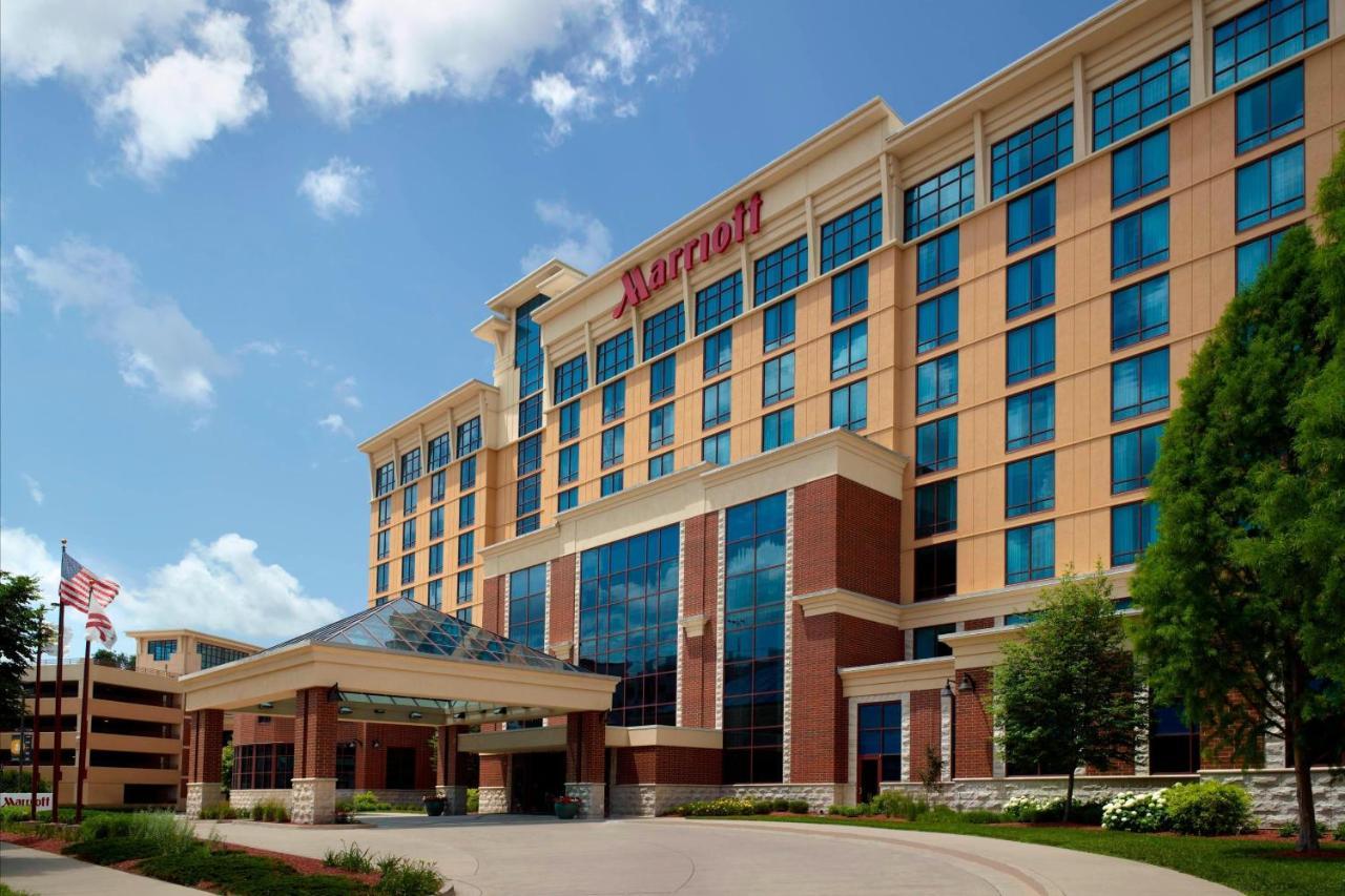 Marriott Bloomington Normal Hotel And Conference Center Bagian luar foto