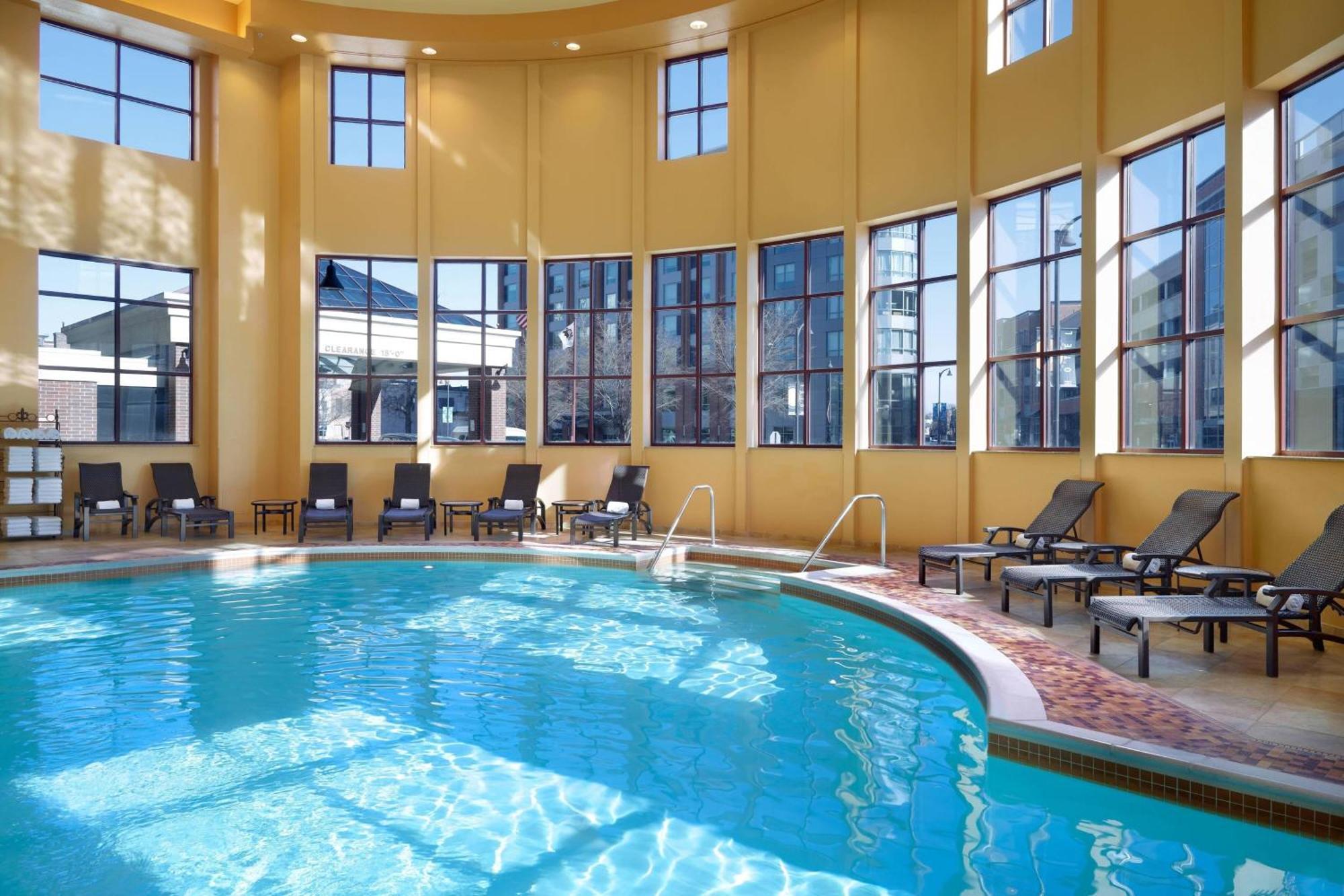 Marriott Bloomington Normal Hotel And Conference Center Bagian luar foto