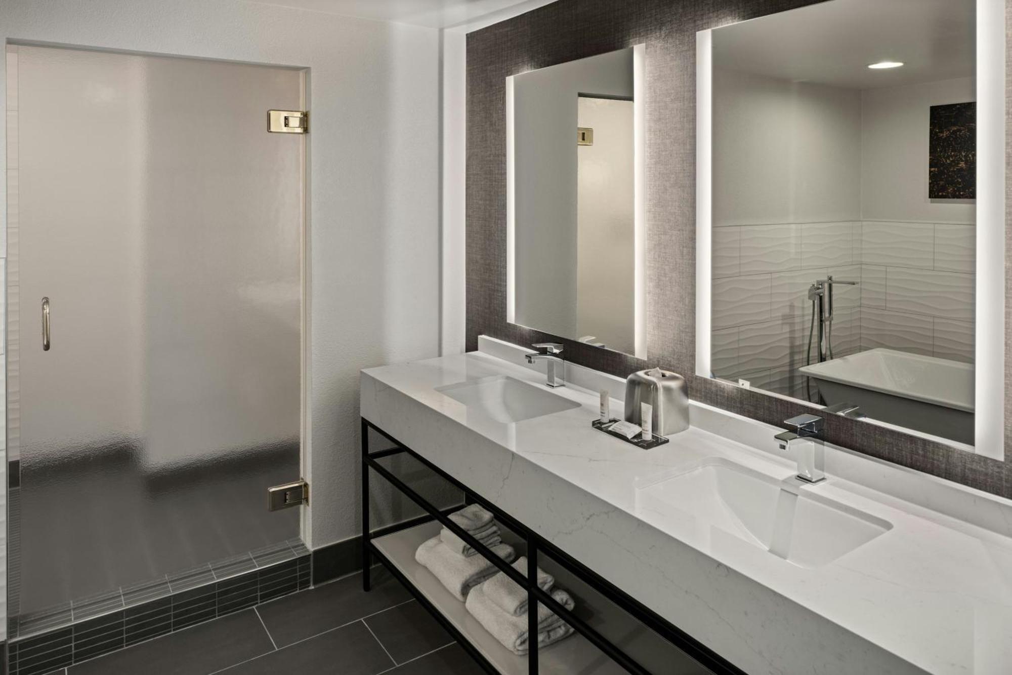 Marriott Bloomington Normal Hotel And Conference Center Bagian luar foto